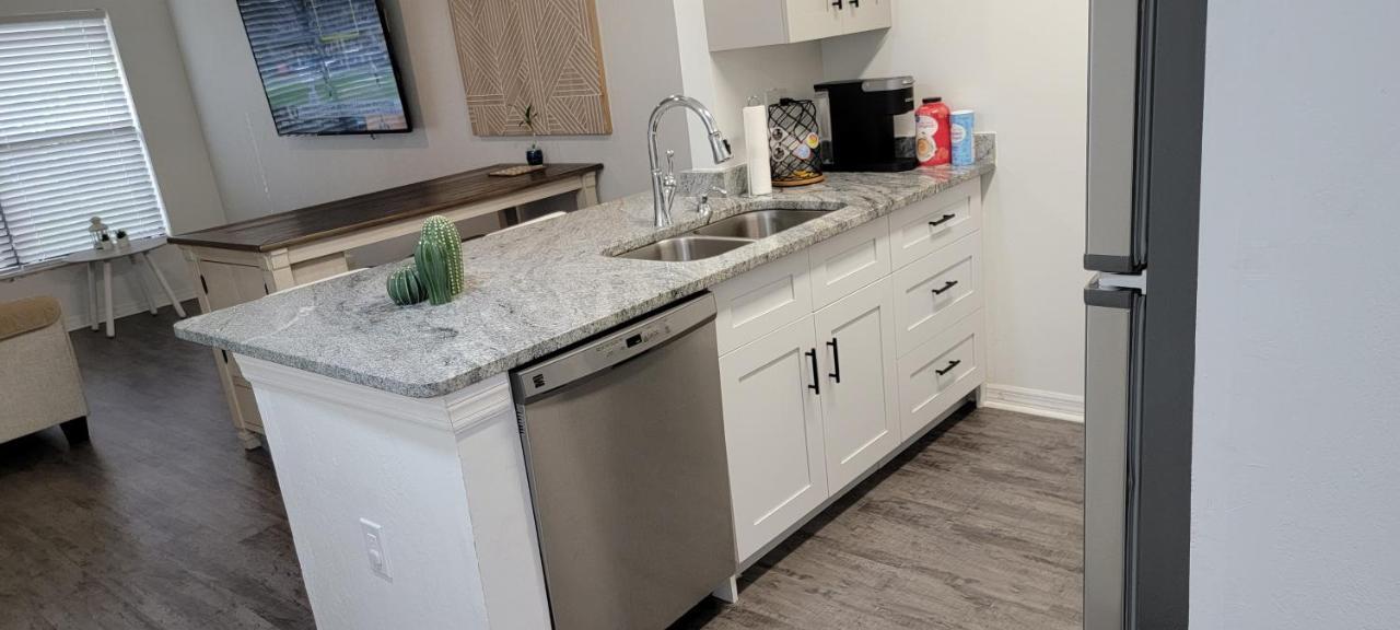 Discover Luxury Condo Steps Away From Celebration Pointe And I-75! Gainesville Exterior photo